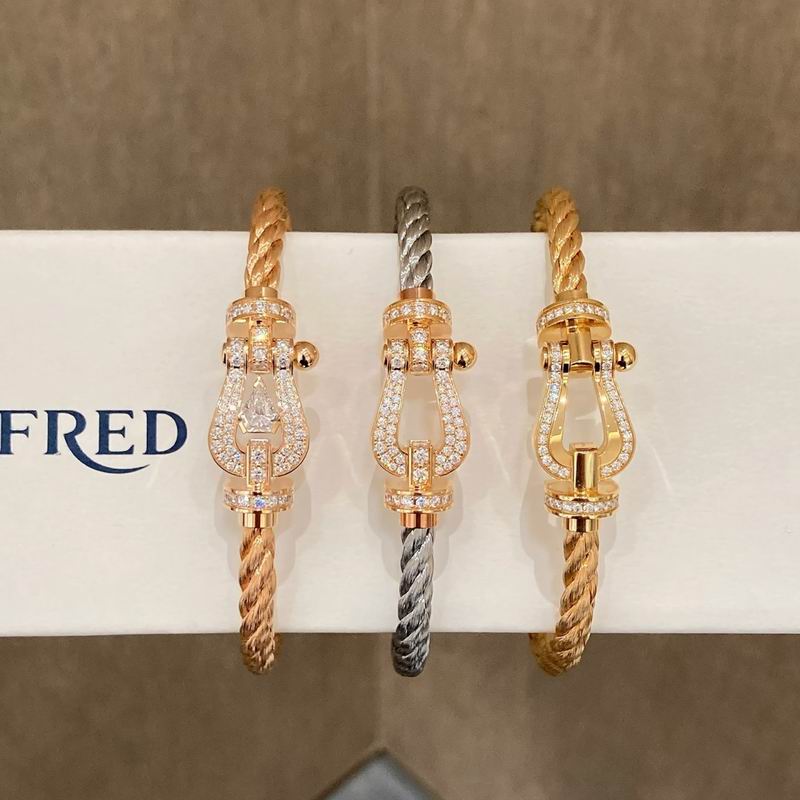 Fred Bracelet lyr11